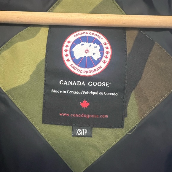 Canada Goose Chelsea Coyote Fur Parka Coat in Classic Camo sz XS/P - Picture 10 of 13